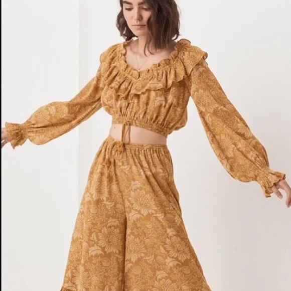 🔥Spell Lioness Peasant Blouse In Caramel - Picture 1 of 6